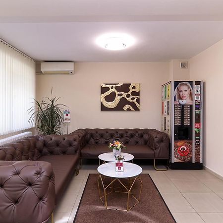 Family Hotel Madrid ソフィア エクステリア 写真