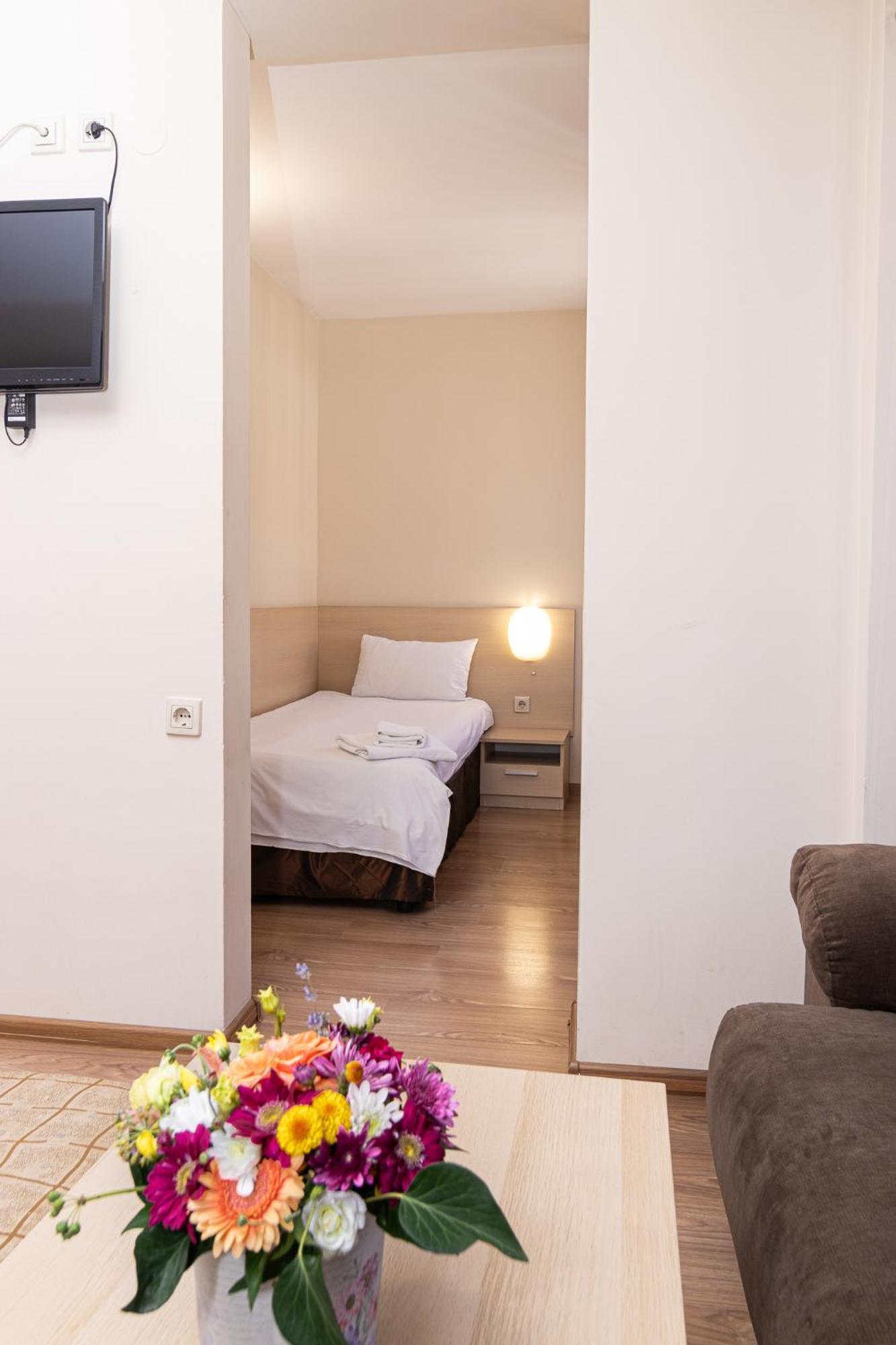 Family Hotel Madrid ソフィア エクステリア 写真