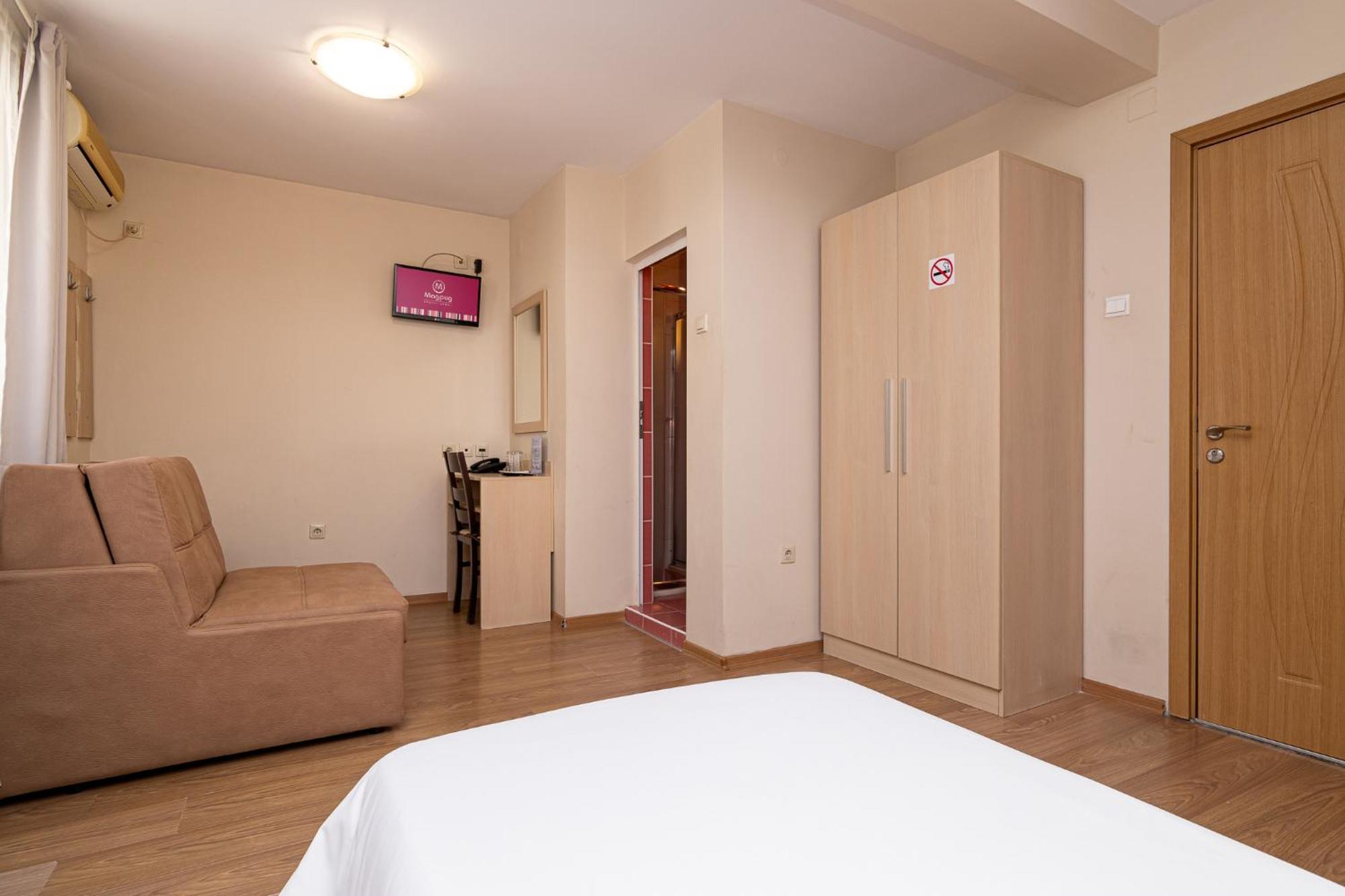 Family Hotel Madrid ソフィア エクステリア 写真