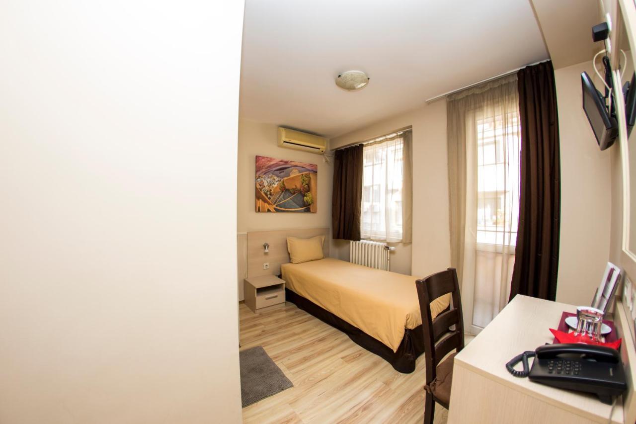Family Hotel Madrid ソフィア エクステリア 写真