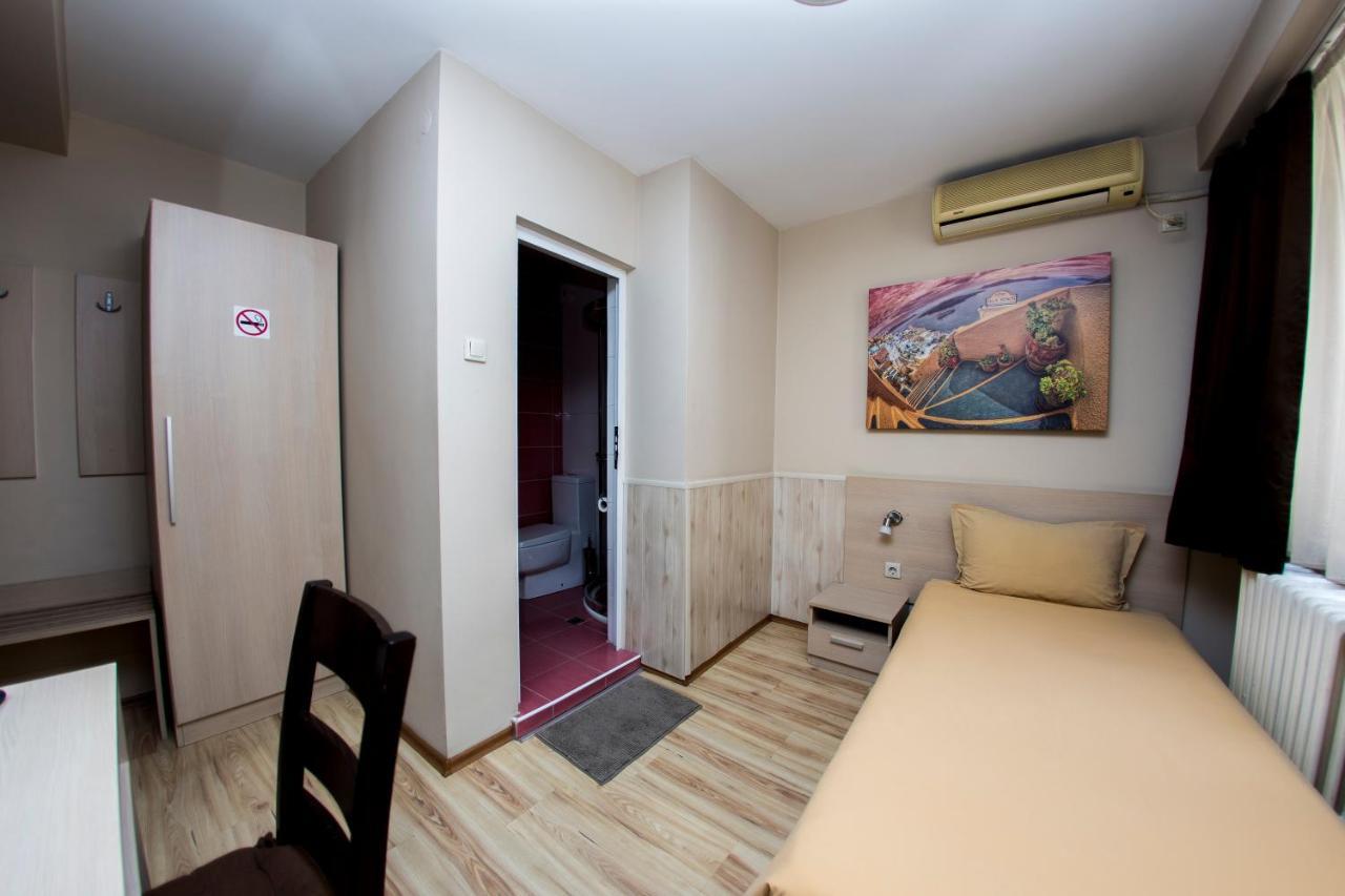 Family Hotel Madrid ソフィア エクステリア 写真