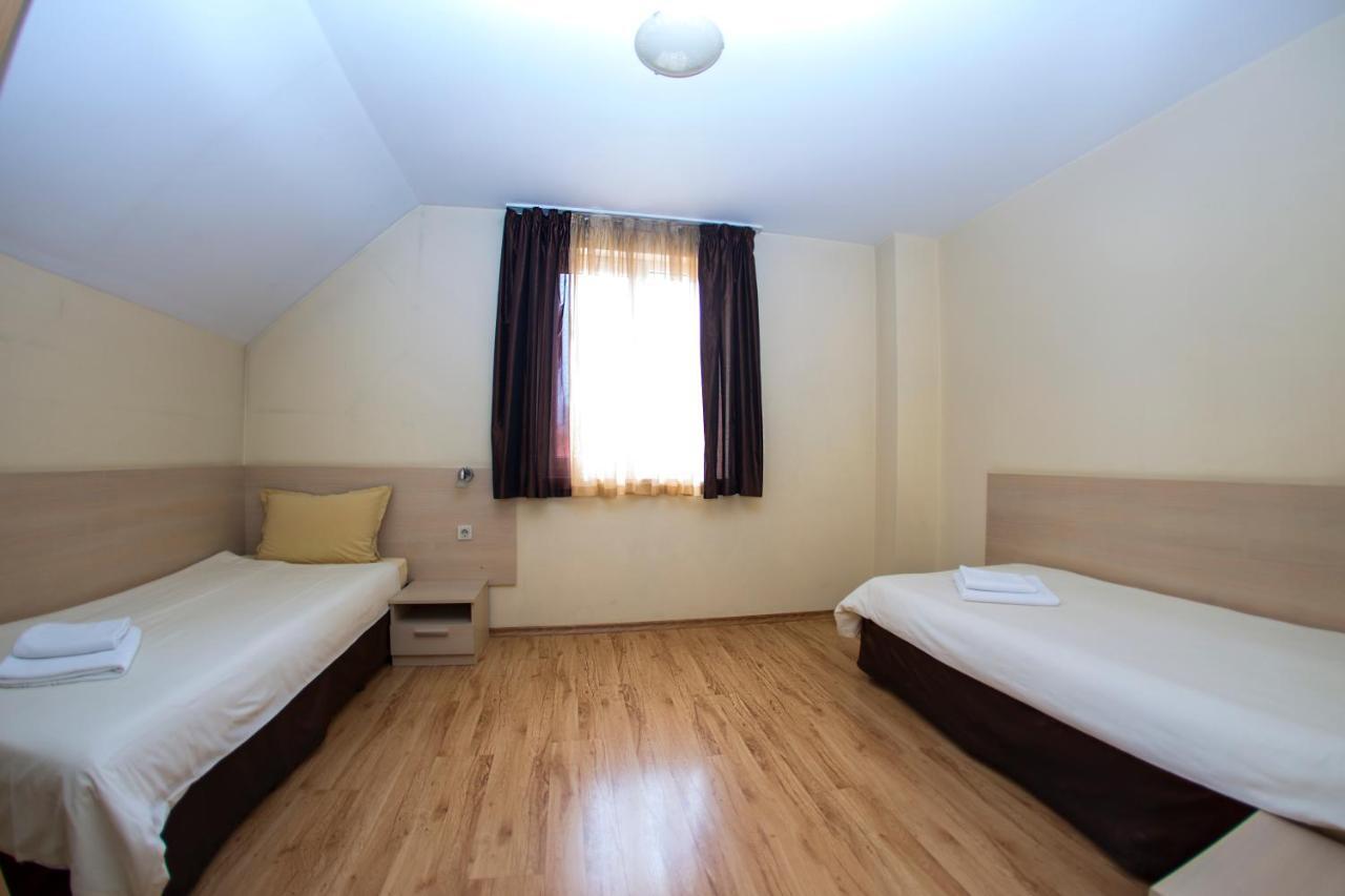 Family Hotel Madrid ソフィア エクステリア 写真