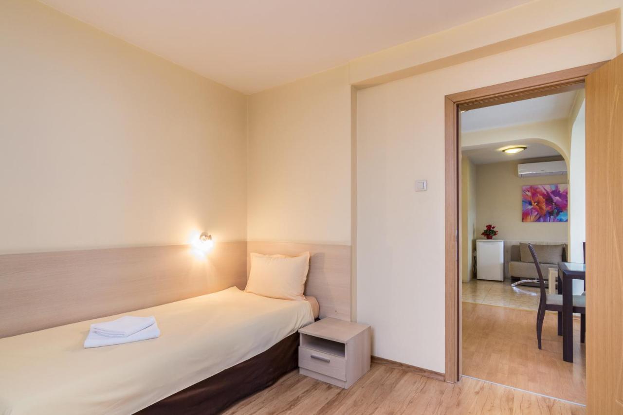 Family Hotel Madrid ソフィア エクステリア 写真