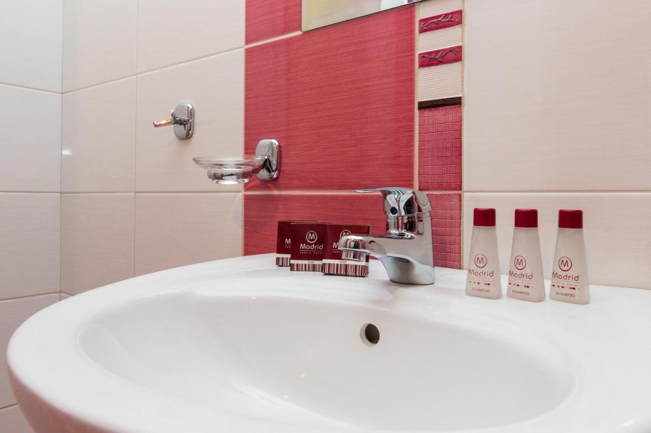 Family Hotel Madrid ソフィア エクステリア 写真