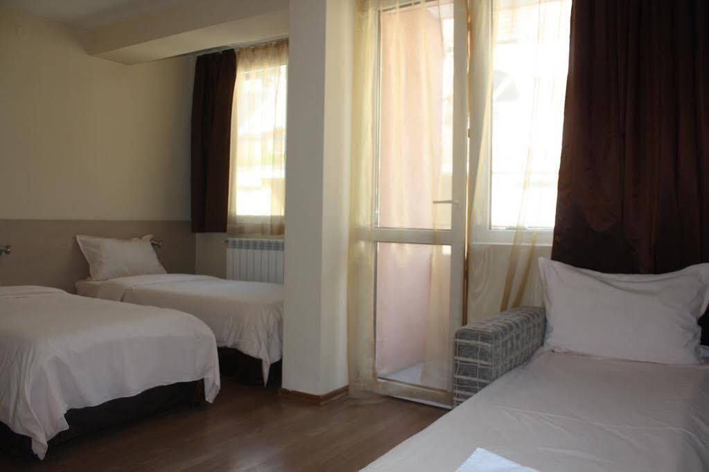 Family Hotel Madrid ソフィア エクステリア 写真
